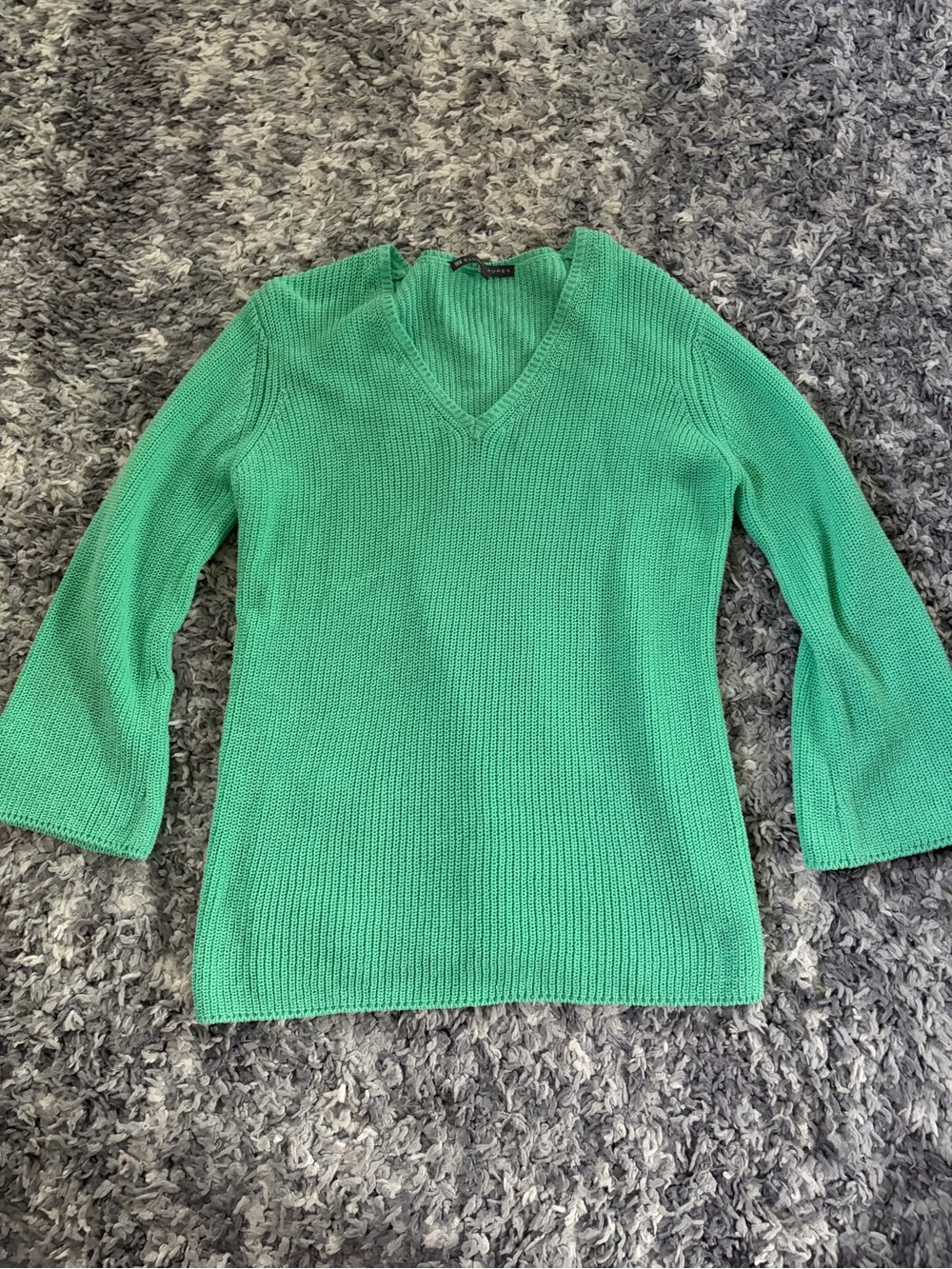 Elliot Lauren Women’s Seafoam Green Vneck sweater Sz S